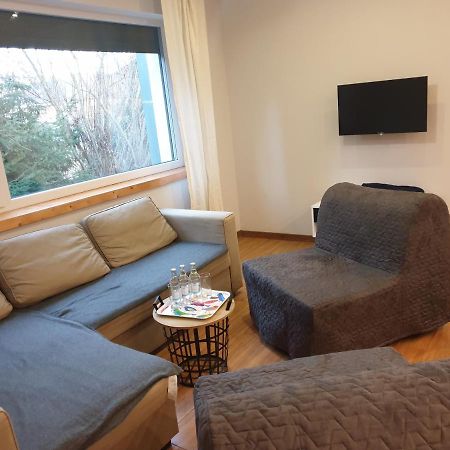 Maly Apartament W Zieleni Blisko Jeziora シロダ・ヴィエルコポルスカ エクステリア 写真