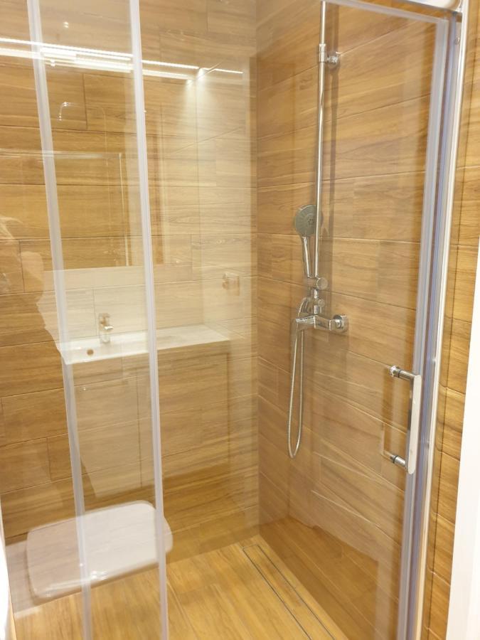 Maly Apartament W Zieleni Blisko Jeziora シロダ・ヴィエルコポルスカ エクステリア 写真