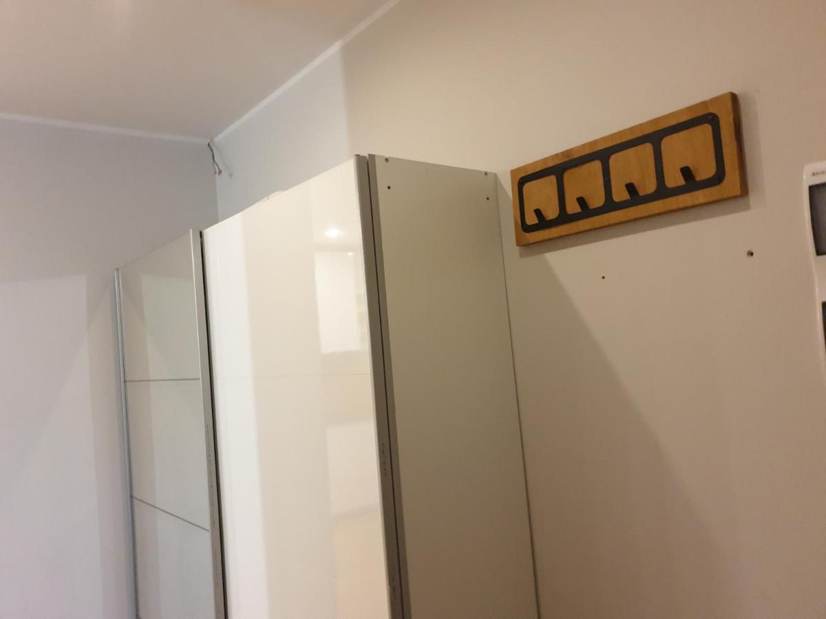 Maly Apartament W Zieleni Blisko Jeziora シロダ・ヴィエルコポルスカ エクステリア 写真