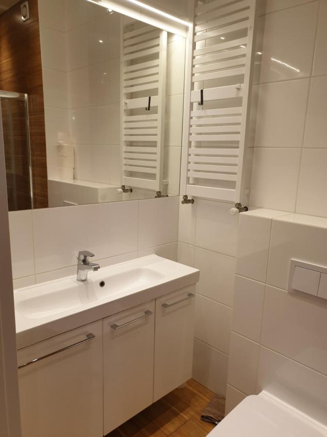 Maly Apartament W Zieleni Blisko Jeziora シロダ・ヴィエルコポルスカ エクステリア 写真